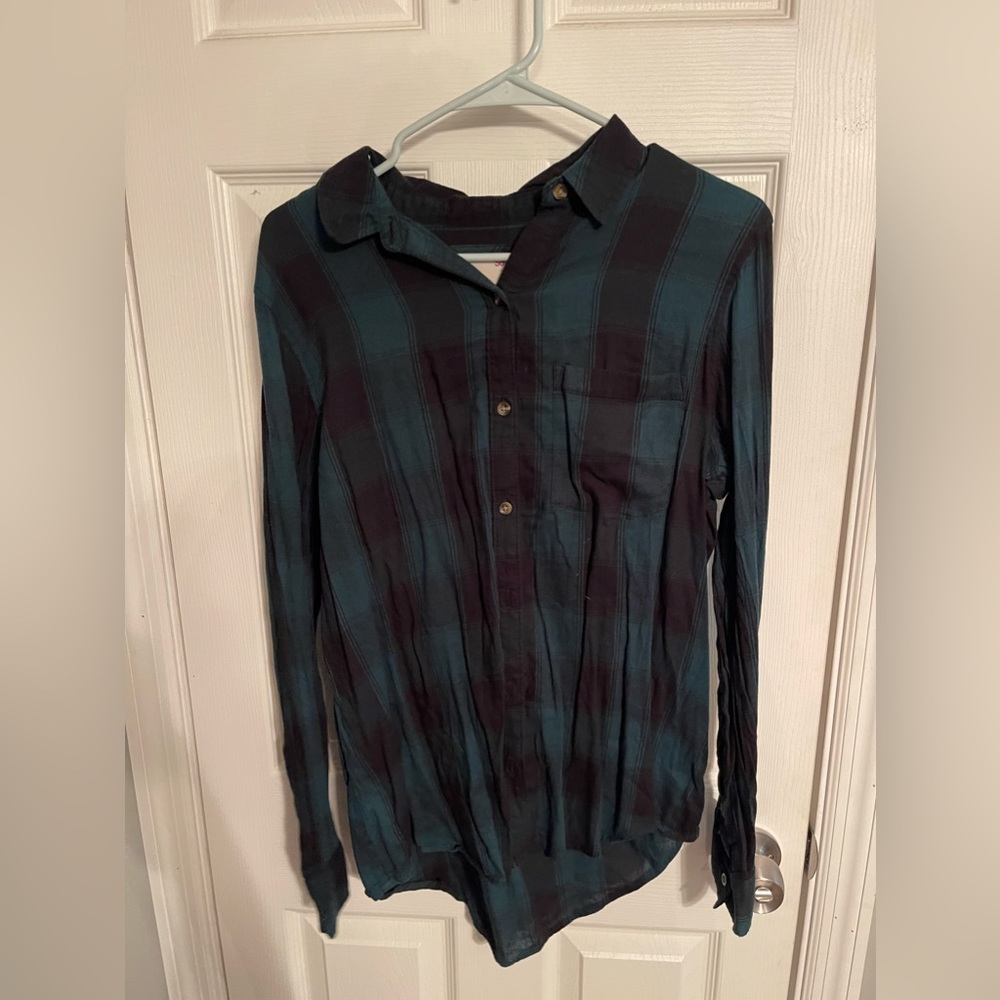 Nice light green and black flannel (perfect for a slytherin)